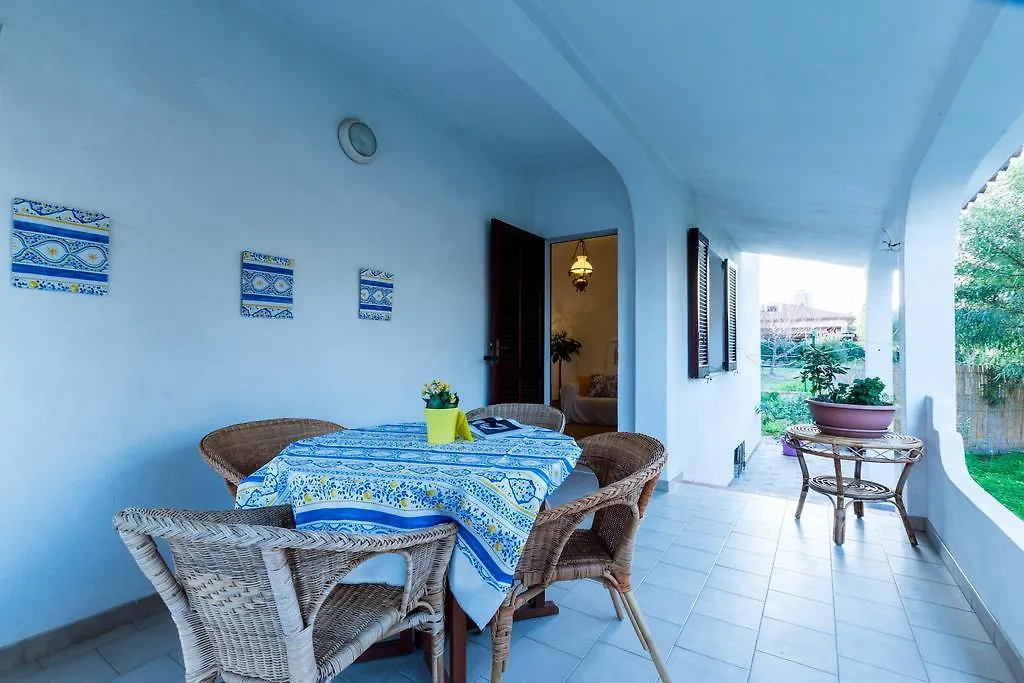 Casa vacanze Spazioso Appartamento al Mare con Giardino Capoterra Italia
