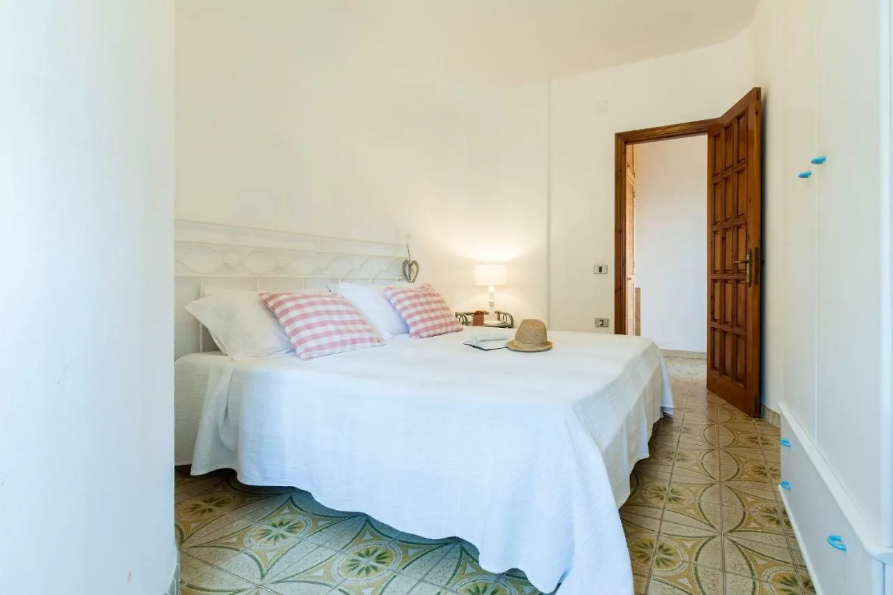 Spazioso Appartamento al Mare con Giardino Capoterra Italia
