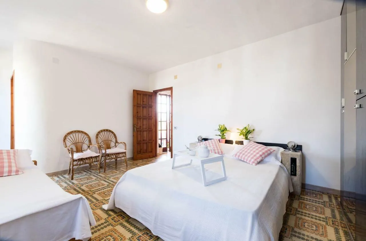 Casa vacanze Spazioso Appartamento al Mare con Giardino Capoterra Italia